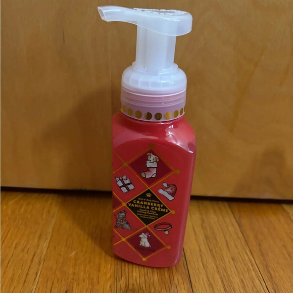 Bath & Body Works Cranberry Vanilla Creme Foaming Hand Soap NWT - Picture 2 of 2